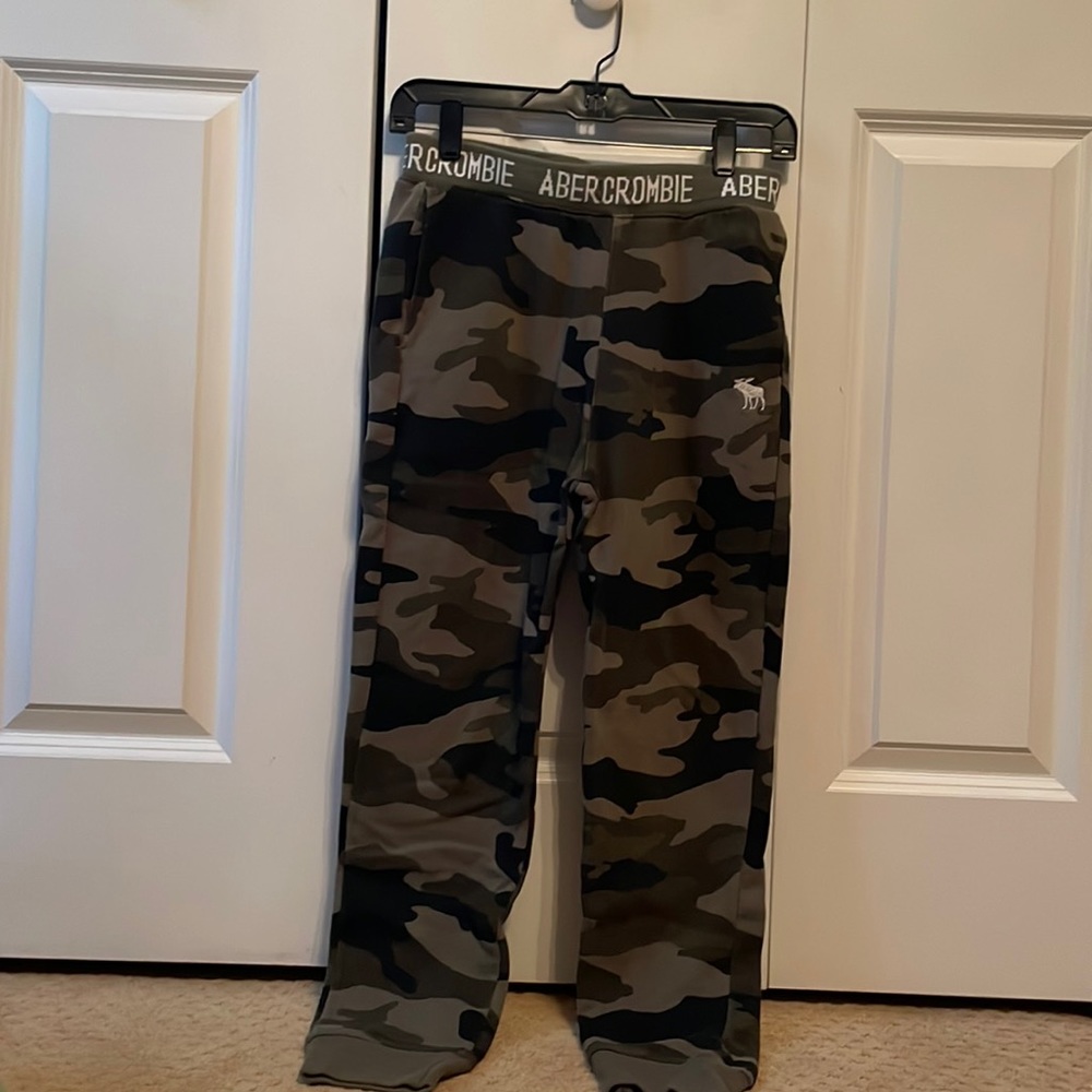 Abercrombie kids camo joggers